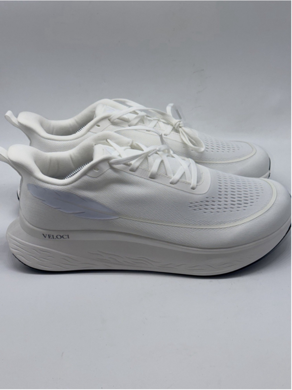 Veloci The Ascent Running Shoes White Men’s 12 Women’s 13.5